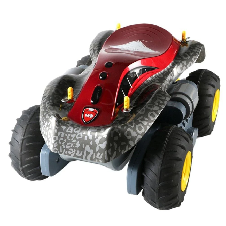 Voiture télécommandée sur l'eau