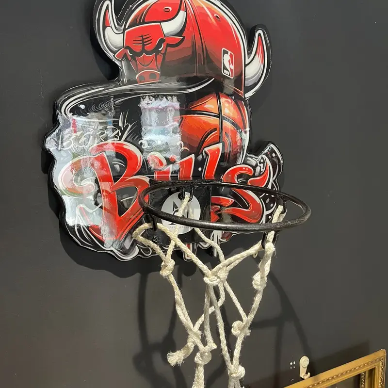 Mini panneau de basket artisanal en résine époxy – Design CHICAGO BULLS