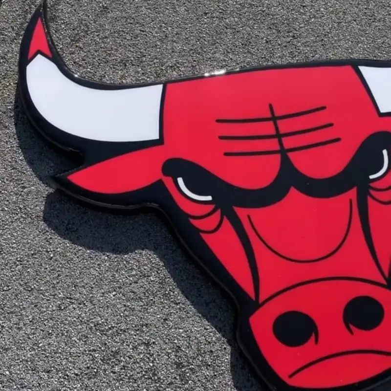 Tableau artisanal en résine époxy – Design CHICAGO BULLS