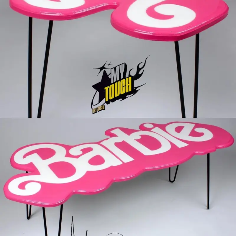 Table artisanale en résine époxy – Design BARBIE