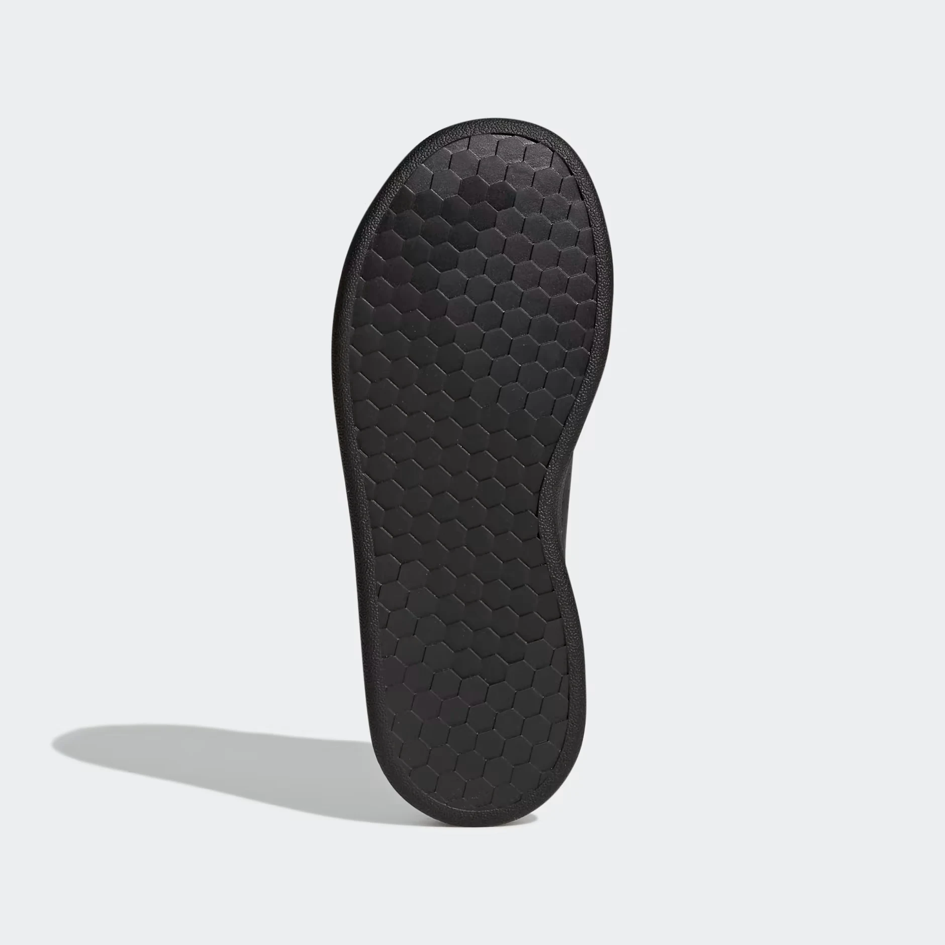 Advantage Court Lifestyle Hook-and-Loop Shoes