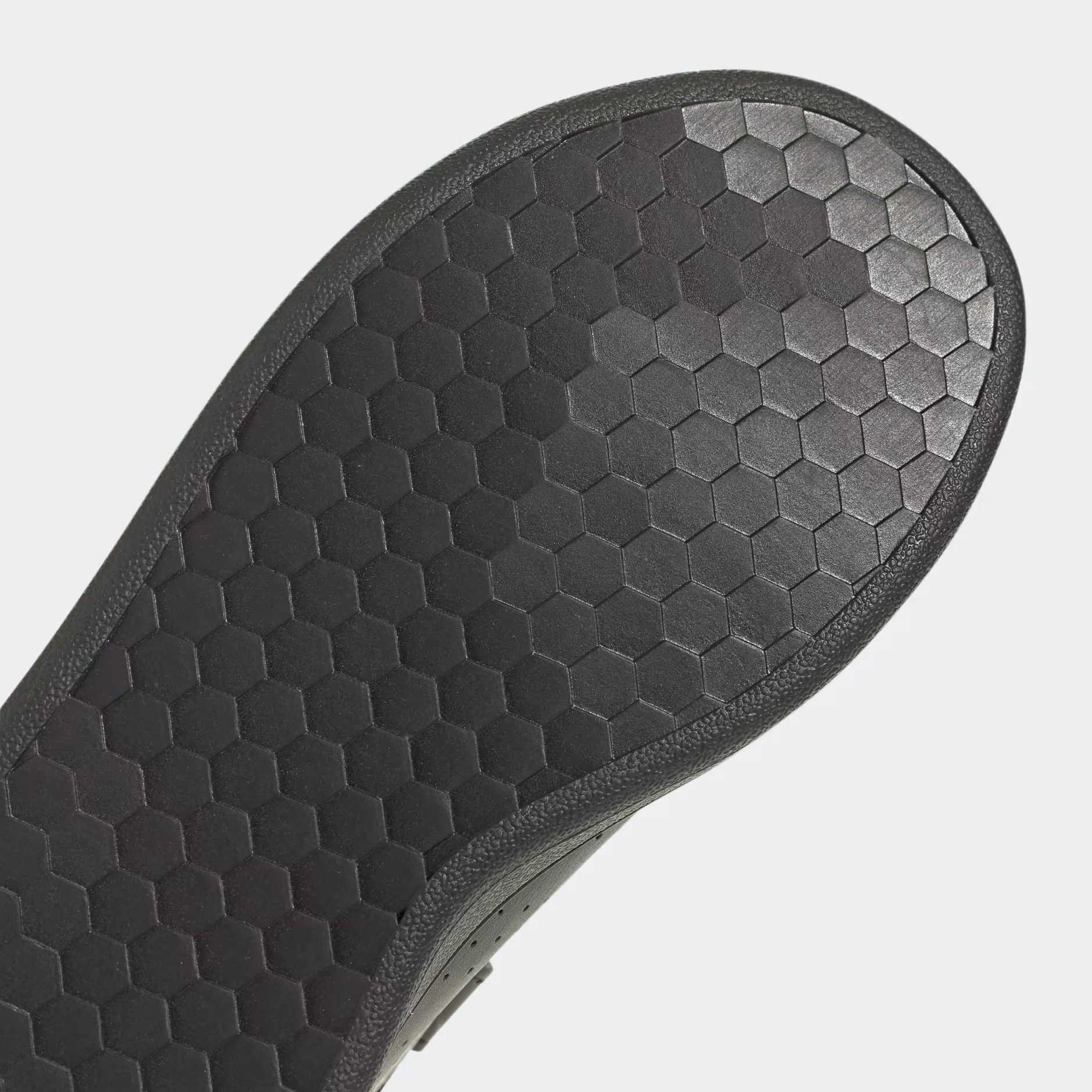 Advantage Court Lifestyle Hook-and-Loop Shoes